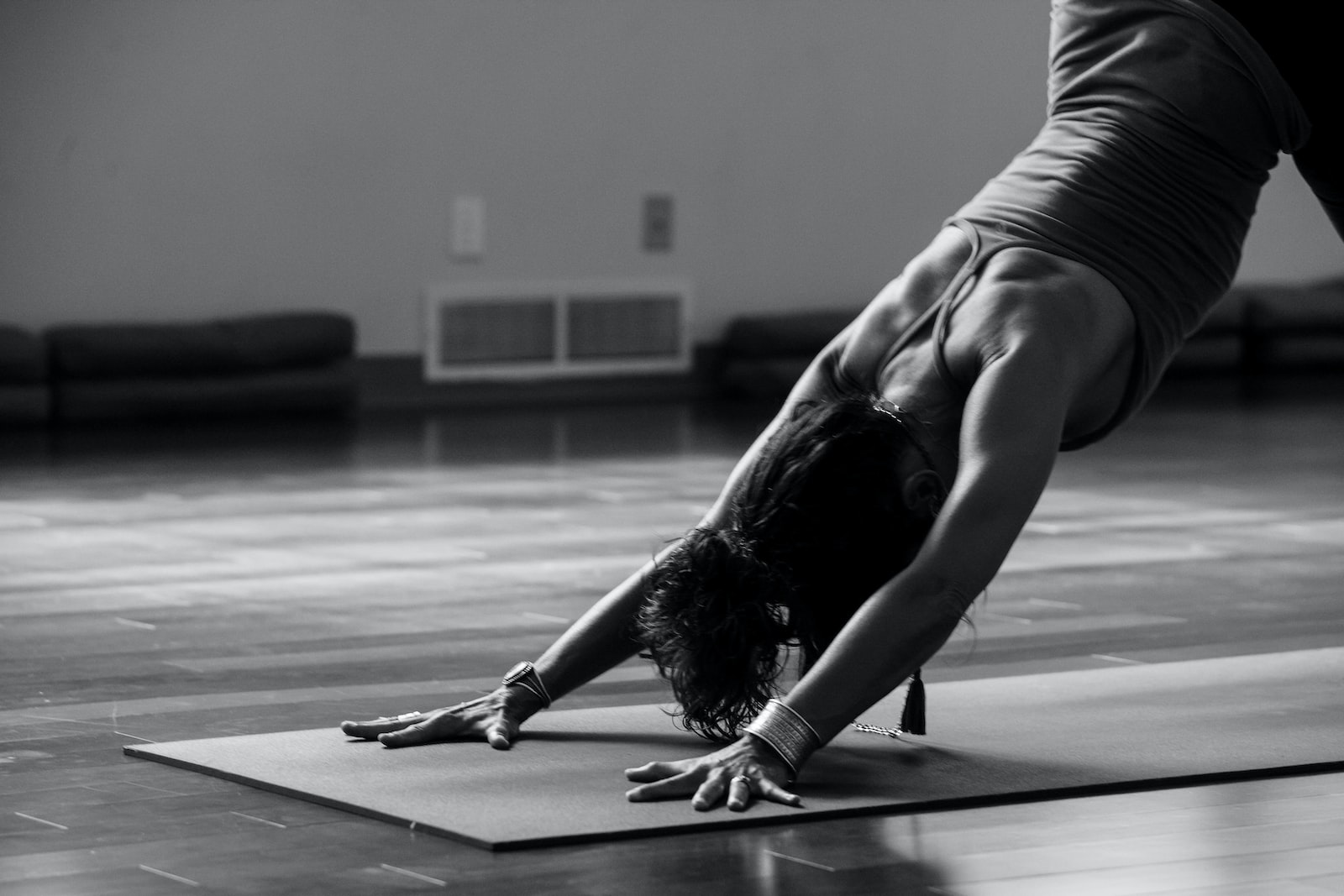 5 Minute Yoga Routines For The Busy Traveler